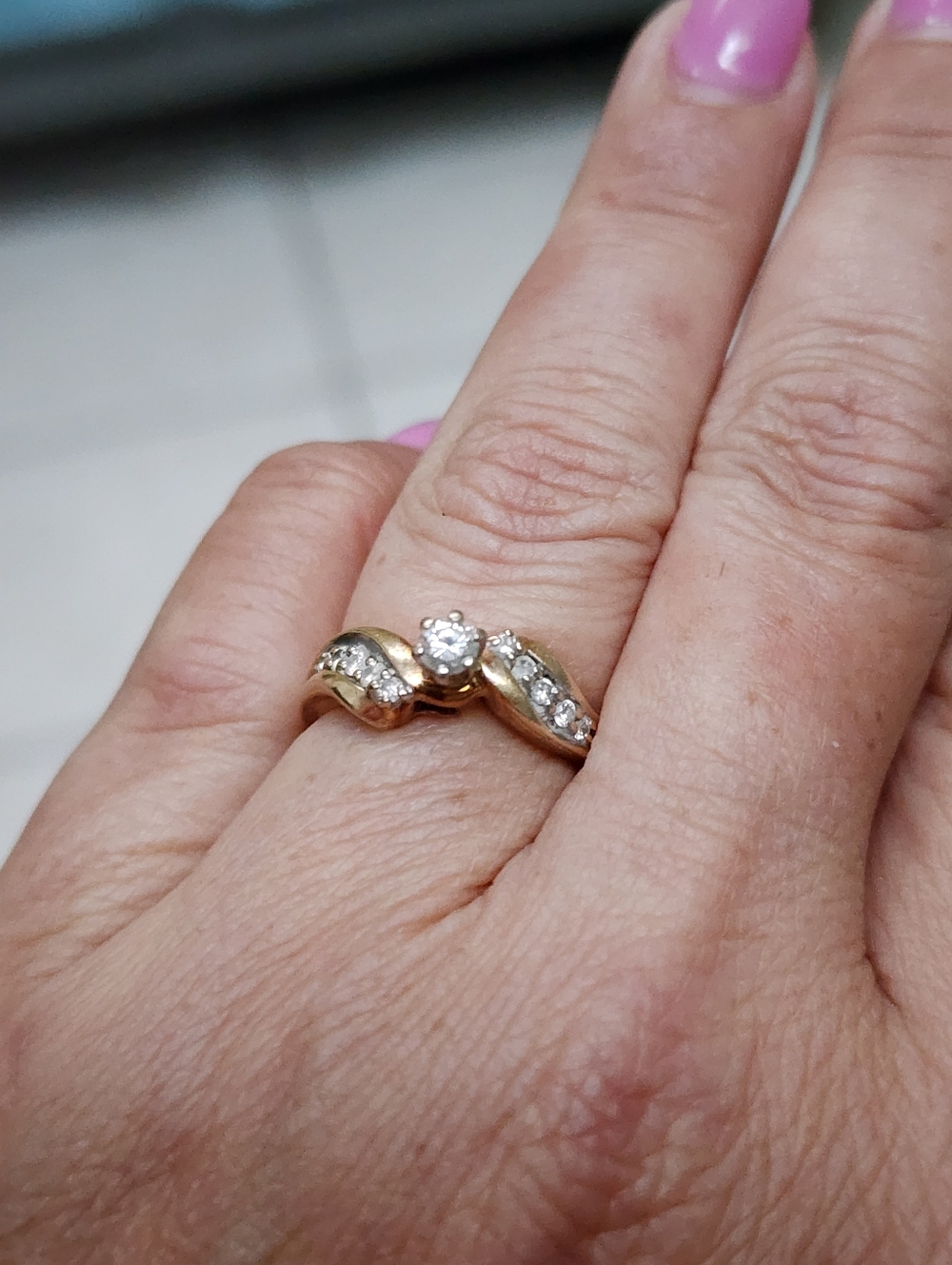 10k Round Solitaire Diamond Ring With Diamonds On Side Size 6.75/ 7 - Picture 11 of 12